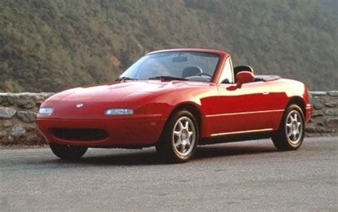 1995 Mazda MX-5 Miata Pictures - 5 Photos | Edmunds