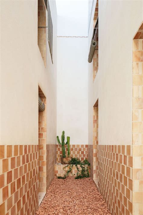 A Modest Retreat of Bold Craftsmanship in Can Picafort, Mallorca | Yatzer