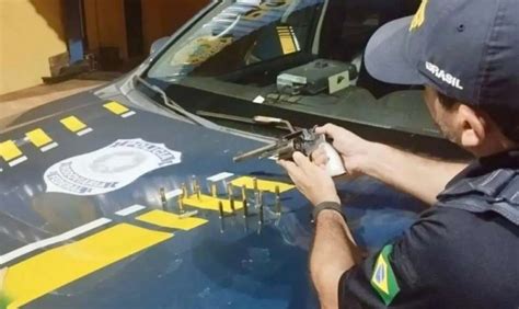 Homem Foge De Abordagem Policial Quatro Crian As Dentro Do Carro