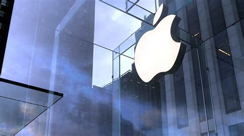 Apple Hits New Milestone Surpasses 3 Trillion In Market