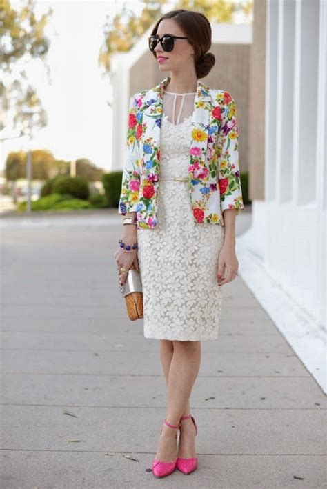 How To Chic Floral Blazer And Lace Dress