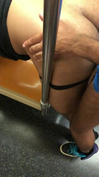 Voyeur Guys Caught Having Sex In Nyc Subway…