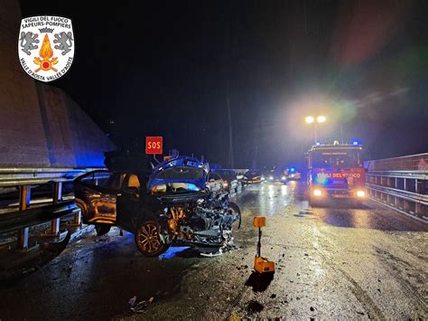 Incidente Sull A Quattro Auto Coinvolte E Due Persone Ferite