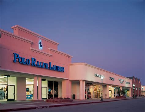 Complete List Of Stores Located At Gilroy Premium Outlets® - A Shopping ...