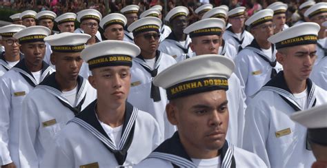 A Gazeta Vila Velha Comemora Anos Desfile C Vico No Centro Da