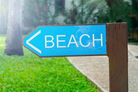 Signpost Beach Made Of Wood Green The Road To The Beach To The Left