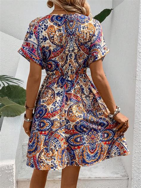 Shein Lune Vestido Con Estampado De Paisley De Manga Murciélago Bajo Con Fruncido Moda De