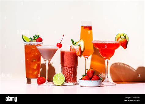 Conjunto De C Cteles De Fresa Mocktails Batidos Y Batidos Con Frutas