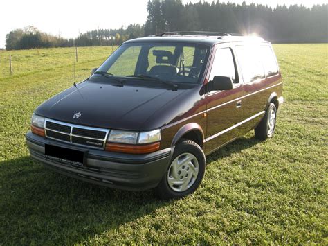 Chrysler Voyager Ii 1991 1995 Minivan Outstanding Cars