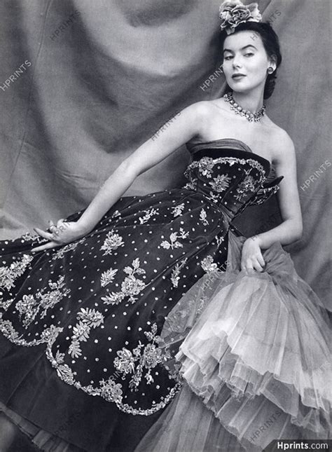 Christian Dior 1950 Evening Gown Mantelet de velours brodé