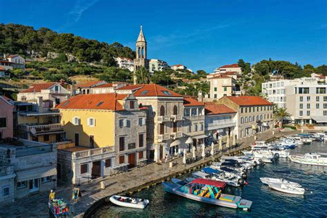 6 Incredible Areas Where To Stay In Hvar With A Map