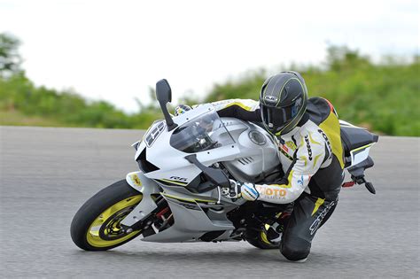 Essai Piste Yamaha R6 MotoPlus Ca