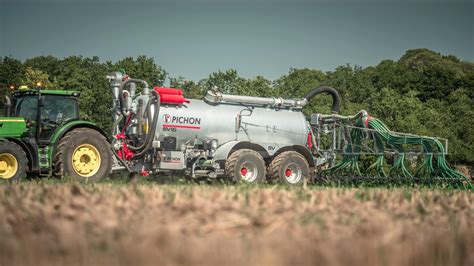 Pichon Presents A New Organic Fertiliser Spreader SV Series Pichon