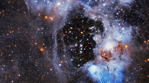 Hubble Uzay Teleskobu nun 2021 Yılında Çektiği Göz Alıcı Fotoğraflar