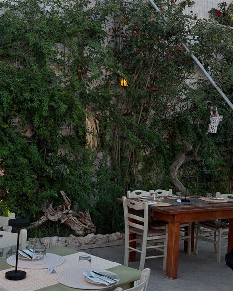 Bijeli bikini Elene Dizdar za ljeto u Grčkoj