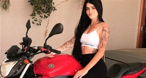 Brasileña muere en su moto al tratar de huir de la policía