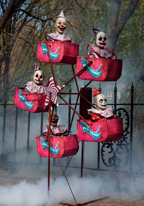 Funny Clown Halloween Decorations To Add Some Humor