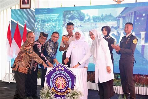 Resmikan Asrama Taruna Madani Dan Bhayangkara Gubernur Khofifah