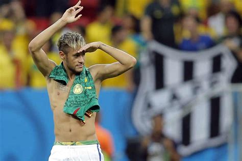 Neymar Le Maillot De Bain De La Discorde