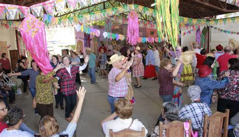 Festa Junina dos idosos anima o Centro de Convivência Raízes da Vida