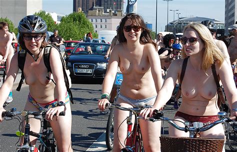 World Naked Bike Ride 3 Porno Bilder Sex Fotos Xxx Bilder 1981237