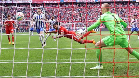 FC Bayern München Hertha BSC Gnabry und Coman sorgen für Heimsieg