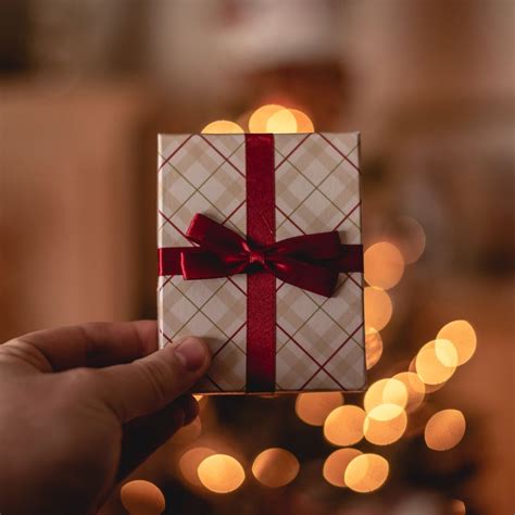 Best And Most Thoughtful Gift Card Ideas