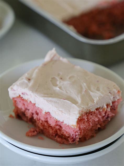 Easy Strawberry Cake - Southern Kissed