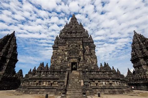 Berkunjung Ke Wisata Sejarah Dunia Candi Prambanan Yogyakarta Indah