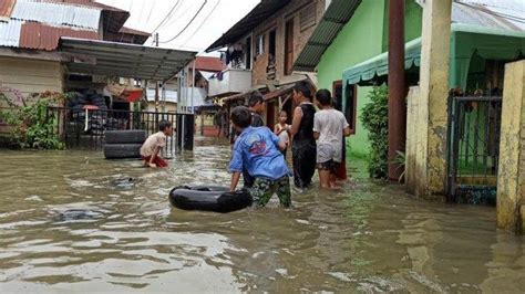 BREAKING NEWS Hujan Semalaman Di Kota Medan Banjir Rendam Ratusan