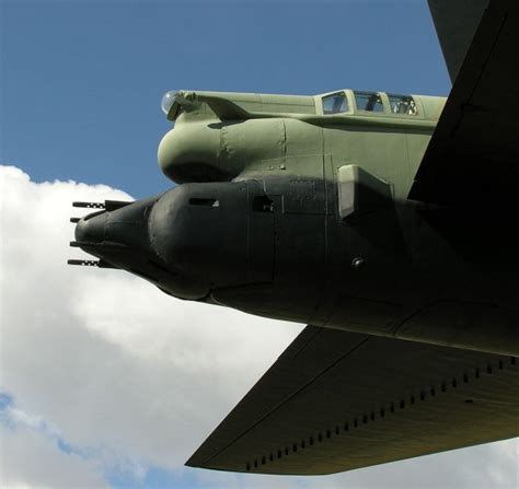 INTERESTING FOOTAGE TELLS THE STORY OF ONE OF THE LAST B-52 GUNNERS ...