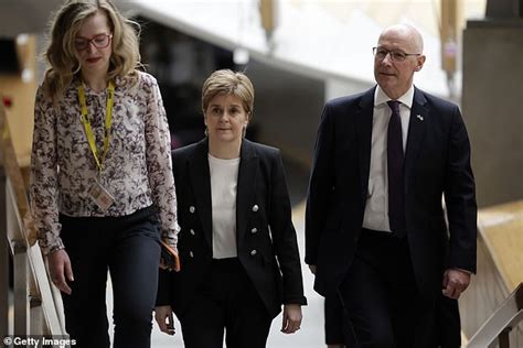 Nicola Sturgeon Breaks Down Over Campervan Gate As Ex Fm Saying Snp