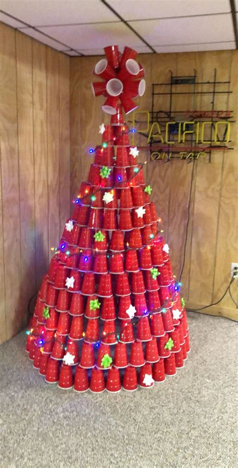 Red Solo Cup Tree Recycled Christmas Decorations Christmas Crafts Diy Xmas Decorations Diy