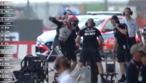 wsbk indonesia  scott redding     showing