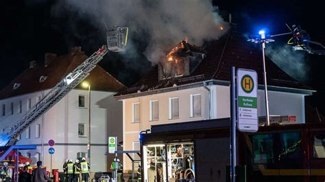 Gro Einsatz Bei Dachstuhlbrand In Northeim Wohnhaus Unbewohnbar