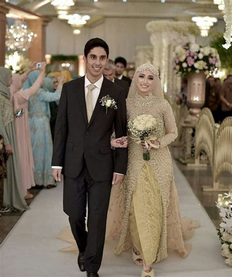 30 Inspirasi Gaun Pengantin Muslimah Yang Modern Updated 2023