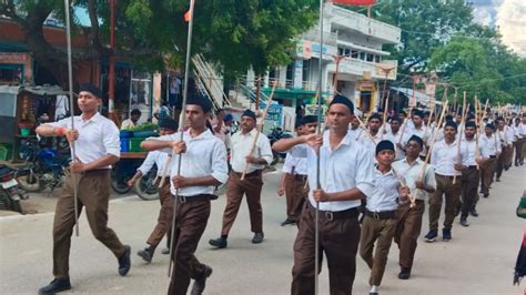 Azamgarh राष्ट्रीय स्वयंसेवक संघ ने किया पथ संचलन प्रांत प्रचारक बोले