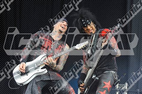 Sixx A M Iconicpix Music Archive