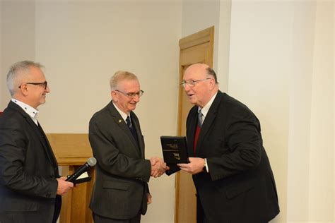 Pan Prof Dr Hab Jerzy Starzyk Laureatem Medalu Im Jana Teodora