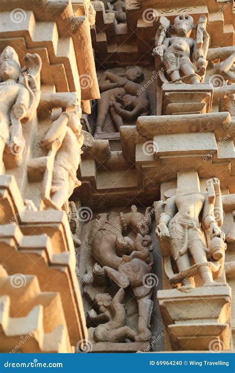 Escultura De Los Templos De Khajuraho La India Foto De Archivo