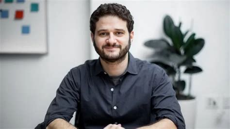 Quién es Dustin Moskovitz el cofundador de Facebook que renunció a la fama