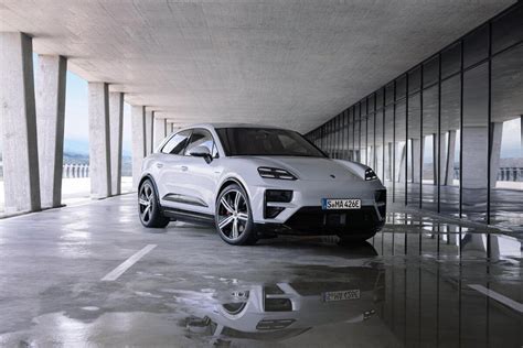 Porsche Macan Elettrica ecco è fatta dal vivo dotazioni scheda