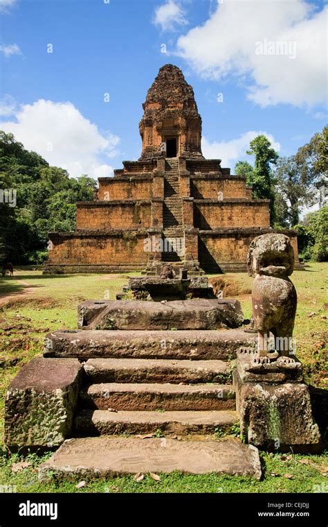 Baksei Chamkrong Th Century Hindu Pyramid Temple In Cambodia Siem