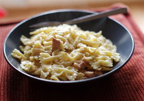 Farfalle Alla Carbonara DoradcaSmaku Pl