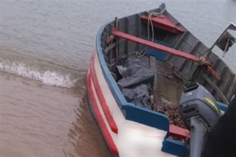 Pescador Morre Ap S Barco Naufragar Outro Est Desaparecido Topelegance