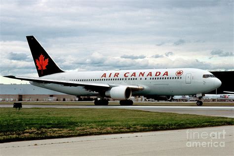 C Fbef Boeing 767 233er Air Canada At Toronto International Photograph