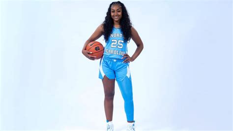 Unc Basketball Star Deja Kelly Becomes One Of The First Athletes To