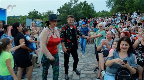 Фестивалът „Нощта на Орфей“ заплени хиляди в подножието на Татул - YouTube