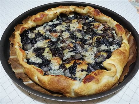 Torta Rustica Radicchio E Gorgonzola Tarallucci E Vino