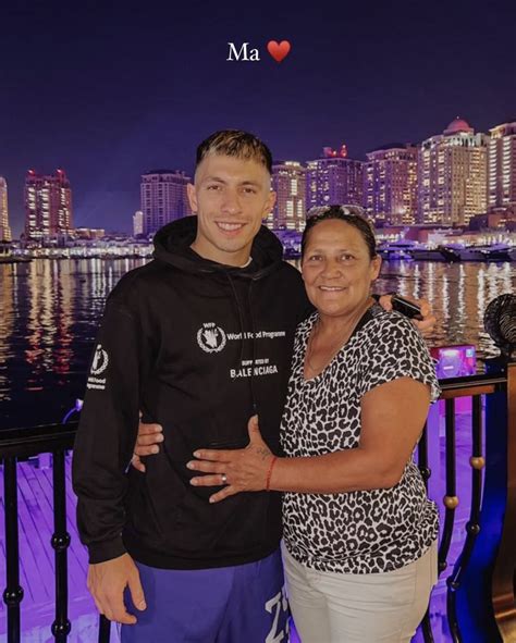 Albiceleste News On Twitter Lisandrmartinez With His Mother